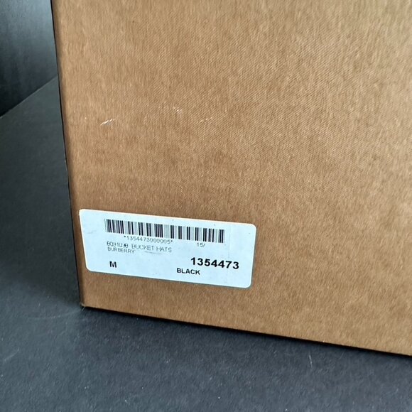 Burberry Logo Bonnet Bucket Hat Clear Visor Size M NEW - Picture 8 of 11